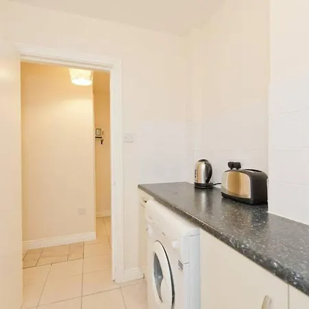 Lovely 1-bed In 1 *