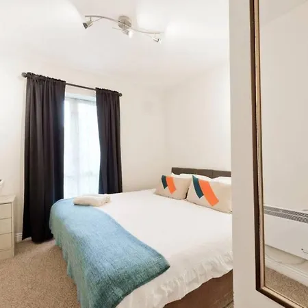 Lovely 1-bed In 1 アパート